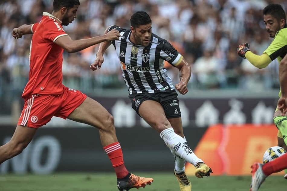 Hulk avalia força do grupo após vitória sobre o Inter: 'Não temos 11 atletas. São 30 em condições de jogar'