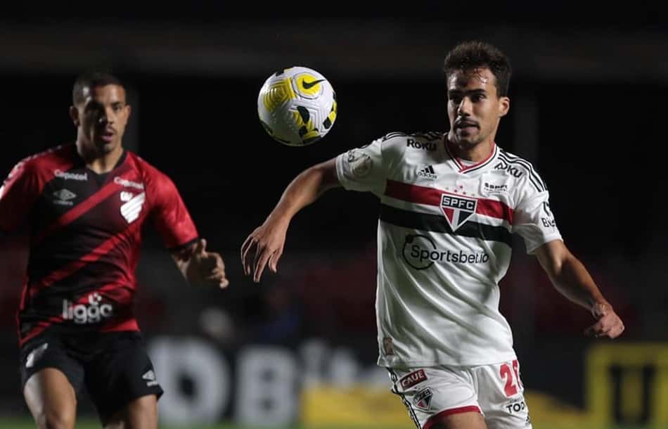 Rogério Ceni destaca evolução de Igor Gomes no São Paulo: 'Mérito é dele'