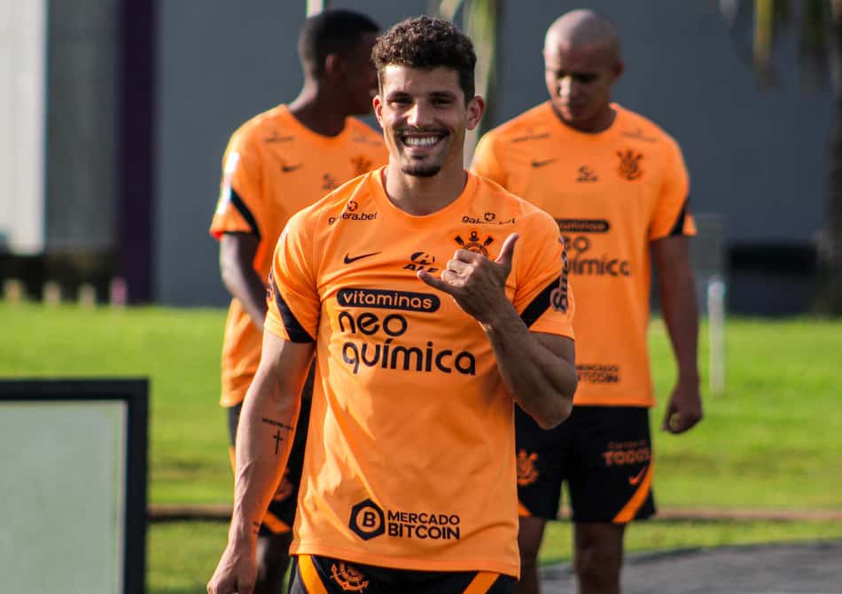 Antes de duelo decisivo na Libertadores, novo reforço treina pela 1ª vez com o Corinthians