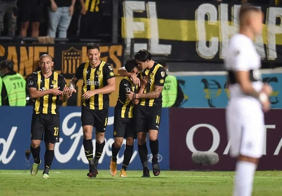 A caminhada do Peñarol para retomar visibilidade no futebol sul-americano