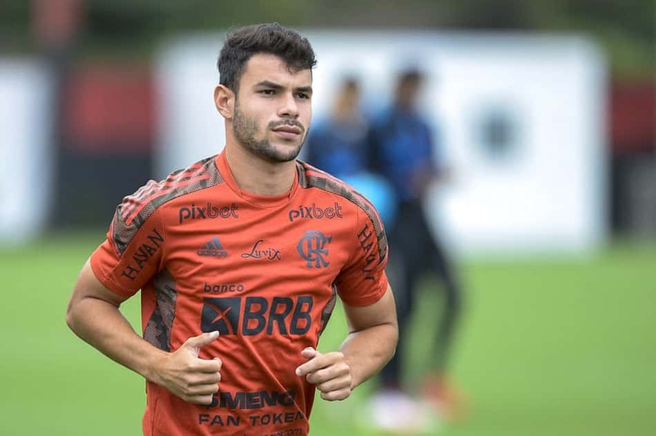 Joia do Flamengo sofre grave lesão no joelho; veja tempo de recuperação