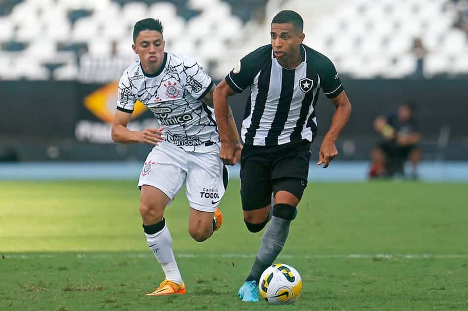Após invasão de CT, Victor Sá pede para deixar o Botafogo e não quer mais atuar pelo clube