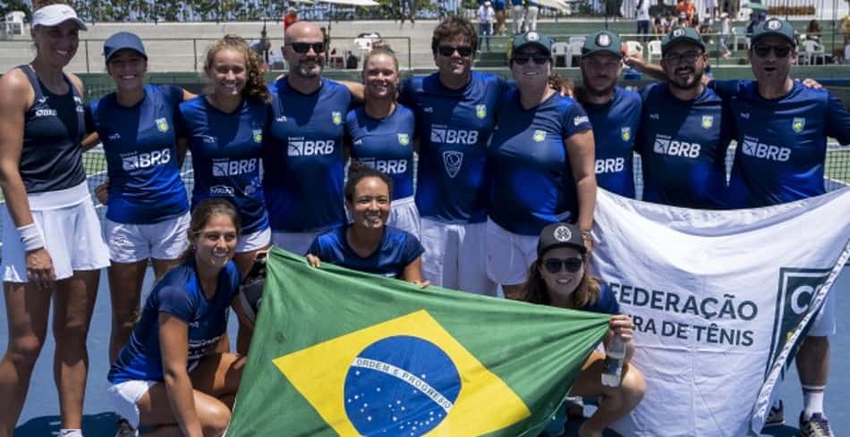 Brasileiras celebram vaga nos playoffs da Billie Jean King Cup