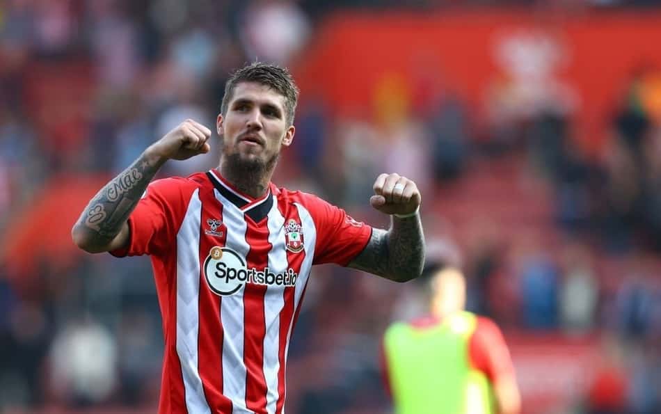 Vasco negocia com o Southampton a contratação do zagueiro Lyanco
