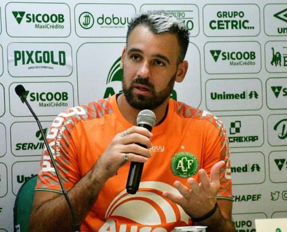 Novo reforço! Goleiro Saulo garante estar 'pronto' para defender a Chapecoense