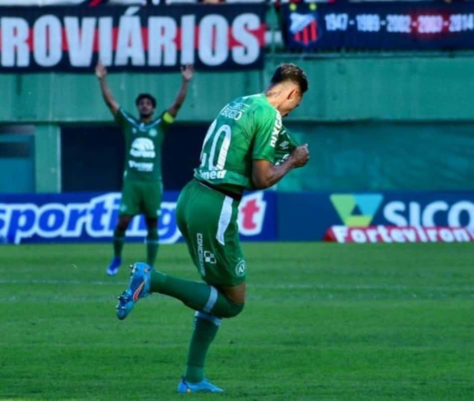 Derek celebra bom início pela Chapecoense e projeta sequência da Série B
