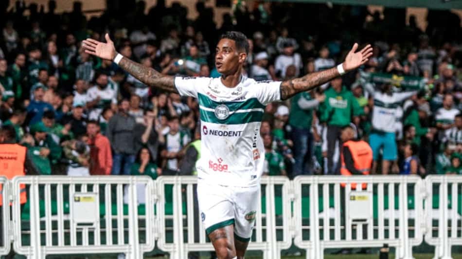 Após vitória contra o Santos, técnico Gustavo Morínigo alerta sobre vantagem: 'Resultado curto'