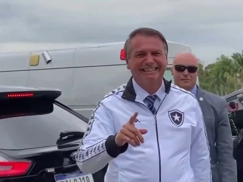 Bolsonaro manda recado à torcida do Botafogo: 'Vocês têm que agradecer a mim'