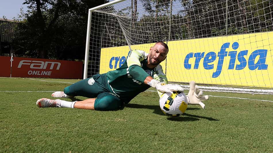 Weverton, do Palmeiras, fala sobre o sentimento de um clássico: 'Ambiente diferente'