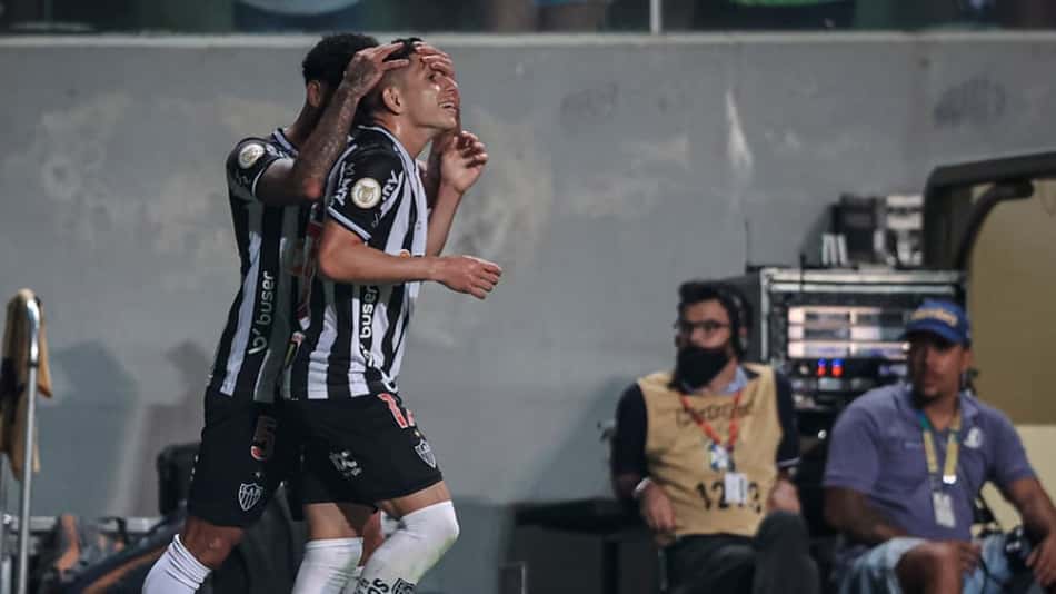 Problemas diplomáticos entre Equador e Venezuela ajudaram a tirar Savarino de jogo do Galo