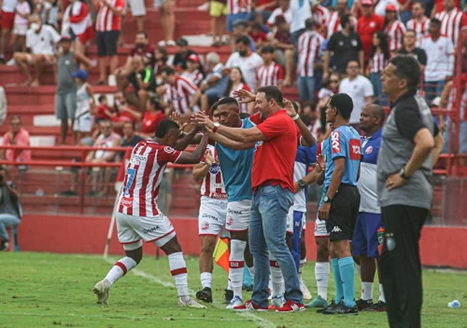 Náutico bate Operário-PR e conquista sua primeira vitória na Série B 2022