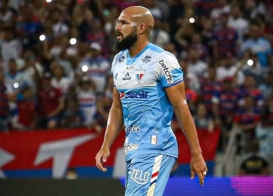 José Welison comemora vitória e classificação histórica do Fortaleza