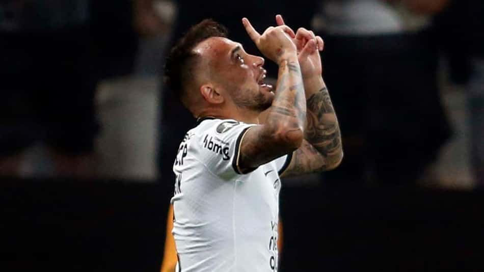 Com show de Maycon, Corinthians vence o Boca e assume liderança do grupo na Libertadores