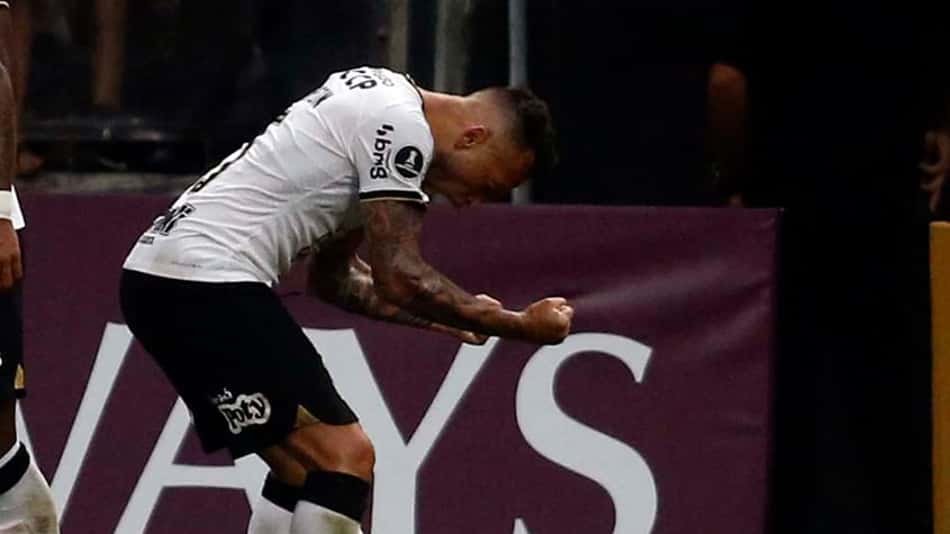 Maycon diz que vitória contra o Boca foi para 'lavar a alma' após derrota no Dérbi