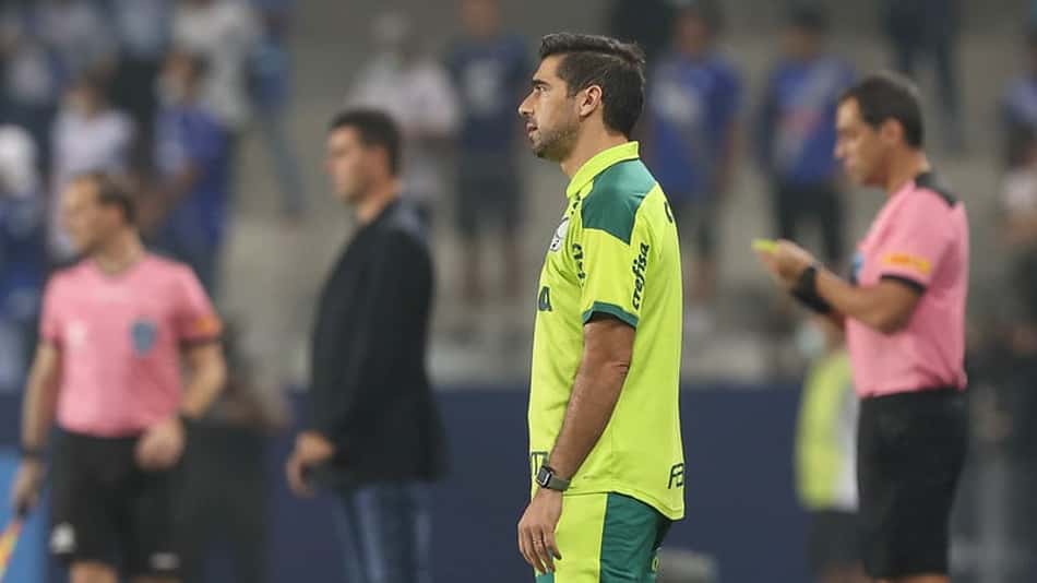 Abel Ferreira volta a criticar calendário ao explicar rodagem de elenco do Palmeiras