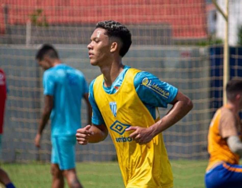 Atacante do Sub-20 do Avaí projeta estreia do time na temporada