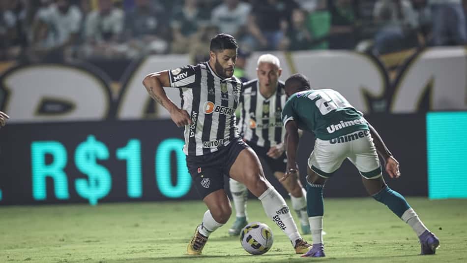 Hulk, do Atlético-MG, notifica Goiás após ser acusado pelo clube de quebrar o vestiário da Serrinha