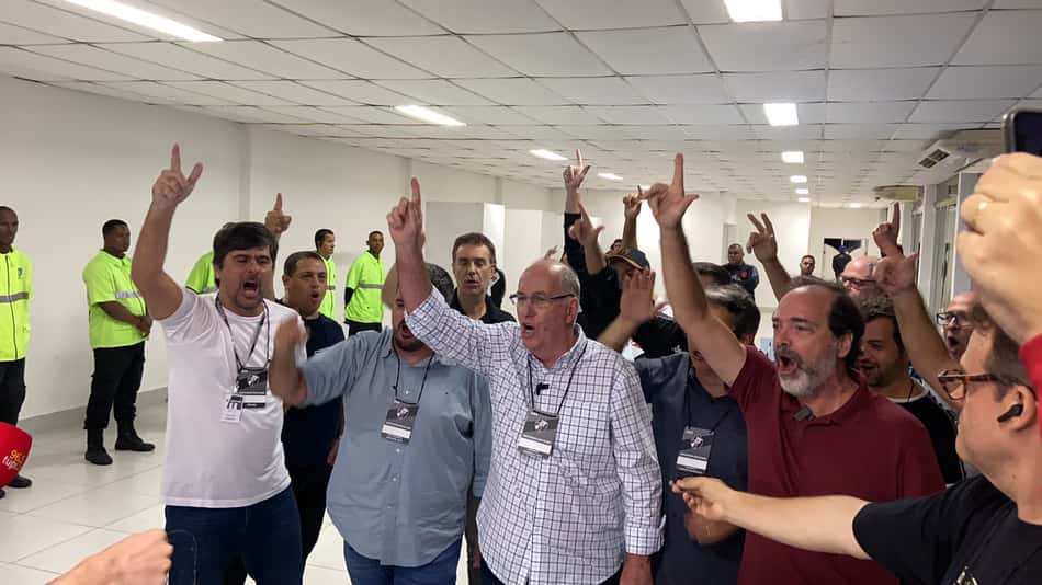 Grupo entra na Justiça e identifica que votos de sócios mortos foram registrados na AGE do Vasco
