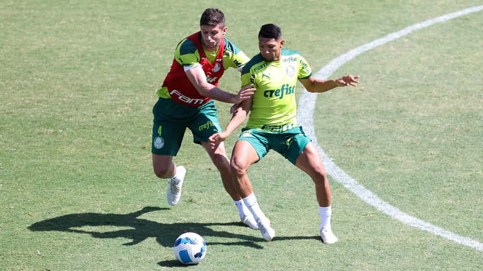 Palmeiras realiza último treinamento antes de embarque à Bolívia