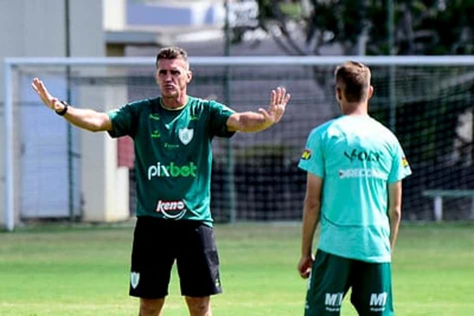 Mancini celebrou o triunfo americano diante do Furacão