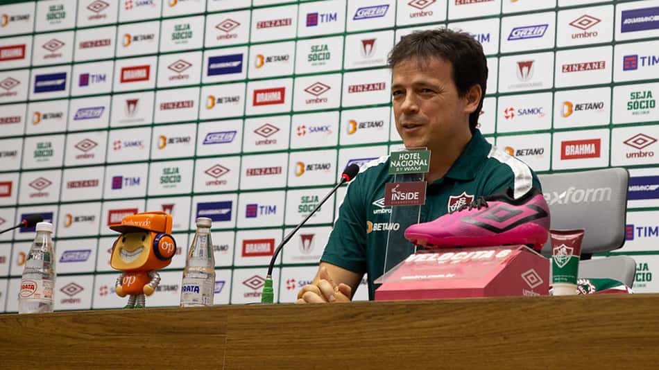 Diniz exalta sintonia com Cano no Fluminense e vê quebra de tabu com dupla de Wellington e André