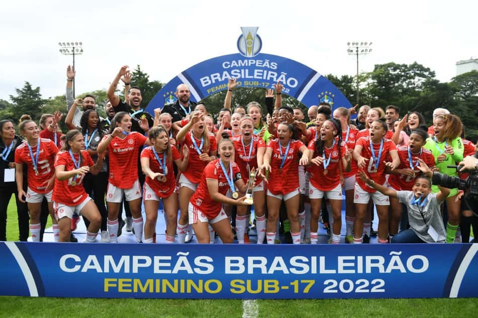 'Fruto de muito trabalho', destaca Gabi Berchon em campanha do Inter em título no Sub-17