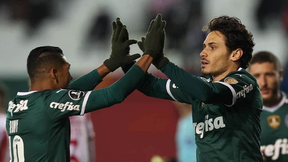 Raphael Veiga bate Rony e se torna o maior artilheiro do Palmeiras na Libertadores