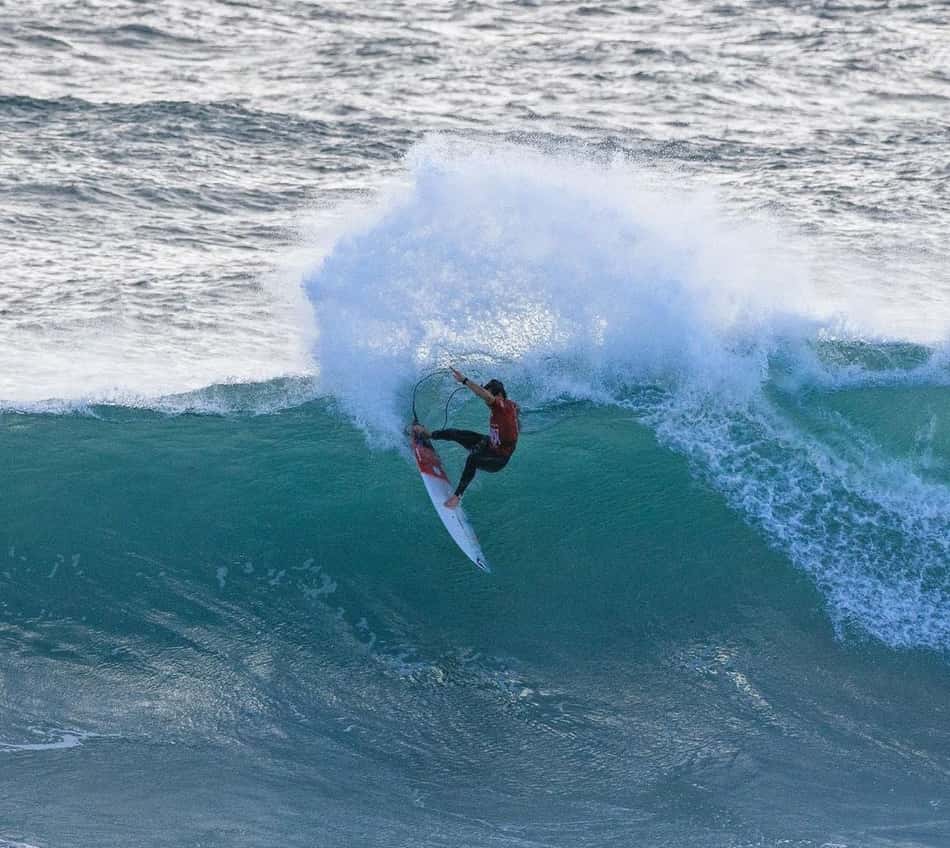 Jack Robinson vence Medina e Filipe Toledo e é campeão em G-Land