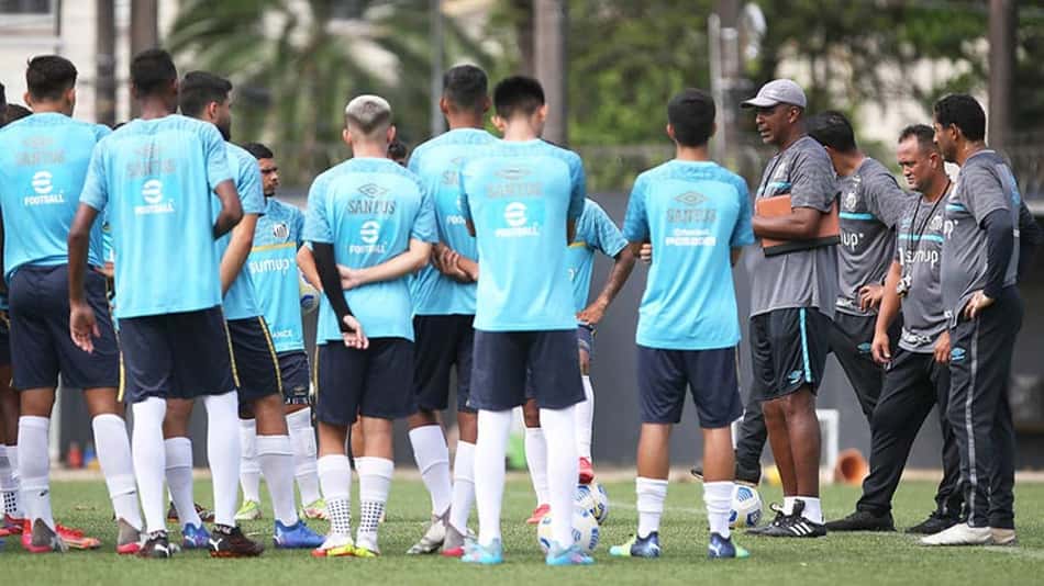 Orlando Ribeiro com o Sub-20 do Santos
