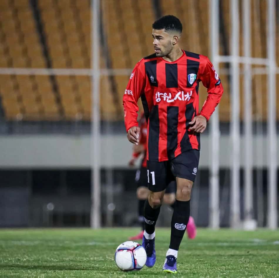 Destaque na Coreia do Sul pelo Changwon City, Luan Costa comenta adaptação ao futebol asiático