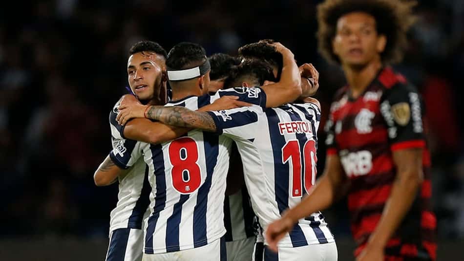 Flamengo é o primeiro a marcar três gols contra consecutivos na Libertadores; Paulo Sousa cita 'azar'