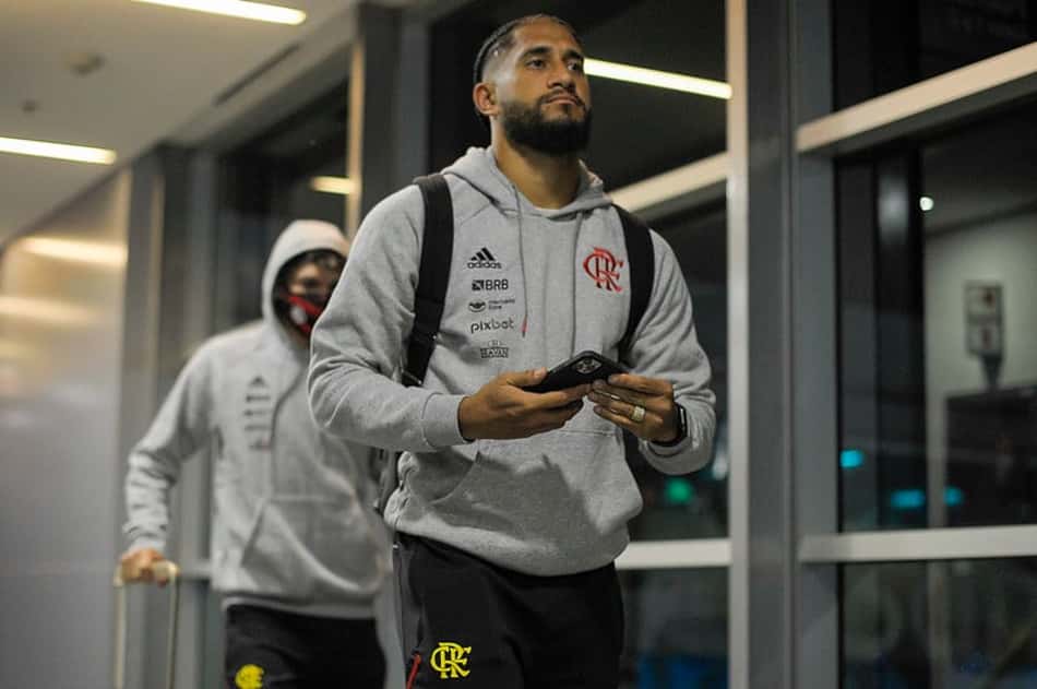 Pablo sai cedo em jogo da Libertadores e aumenta lista de problemas do Flamengo na defesa