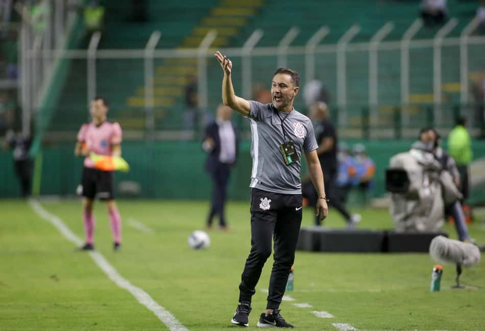 Vítor Pereira lamenta empate do Corinthians com o Cali: 'Ganhamos um ponto, queríamos três'