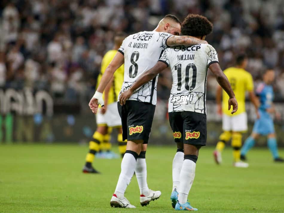 Vítor Pereira explica ausência de dupla no time titular do Corinthians contra o Cali