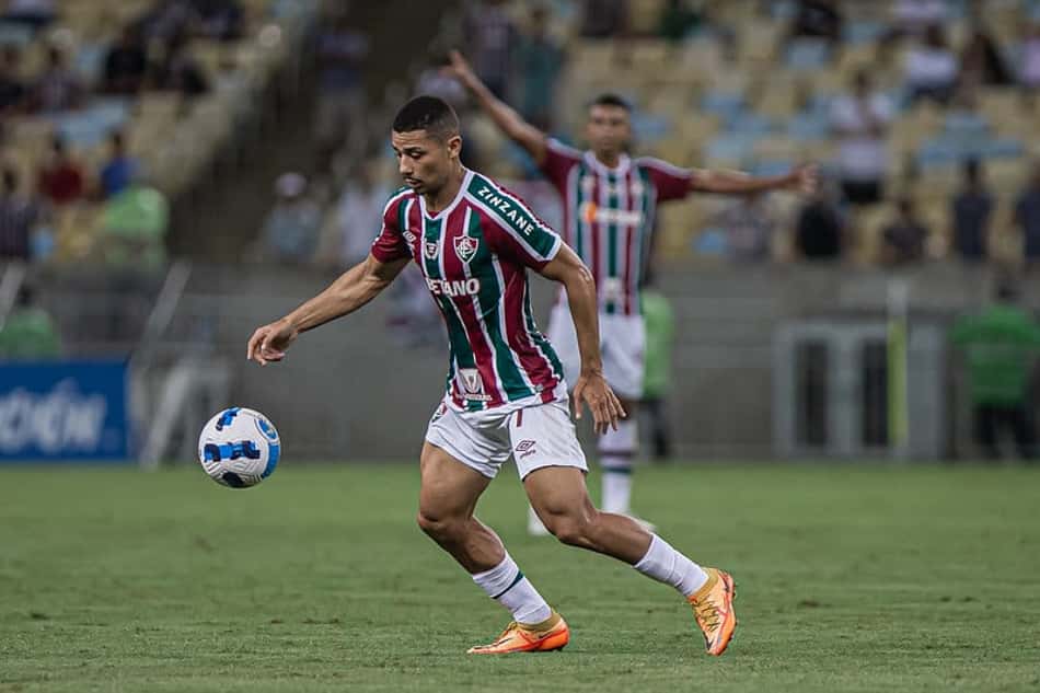 André acerta renovação de contrato com o Fluminense até o fim de 2025