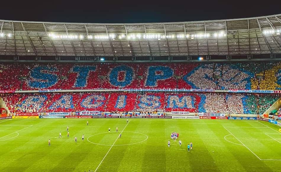 Festa da torcida do Fortaleza emociona jornalista da Globo: 'Ambiente espetacular'
