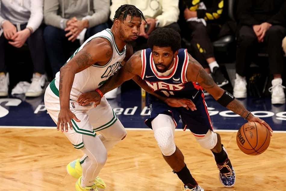 Kyrie Irving detona críticos ao vivo: "Parecem baratas"