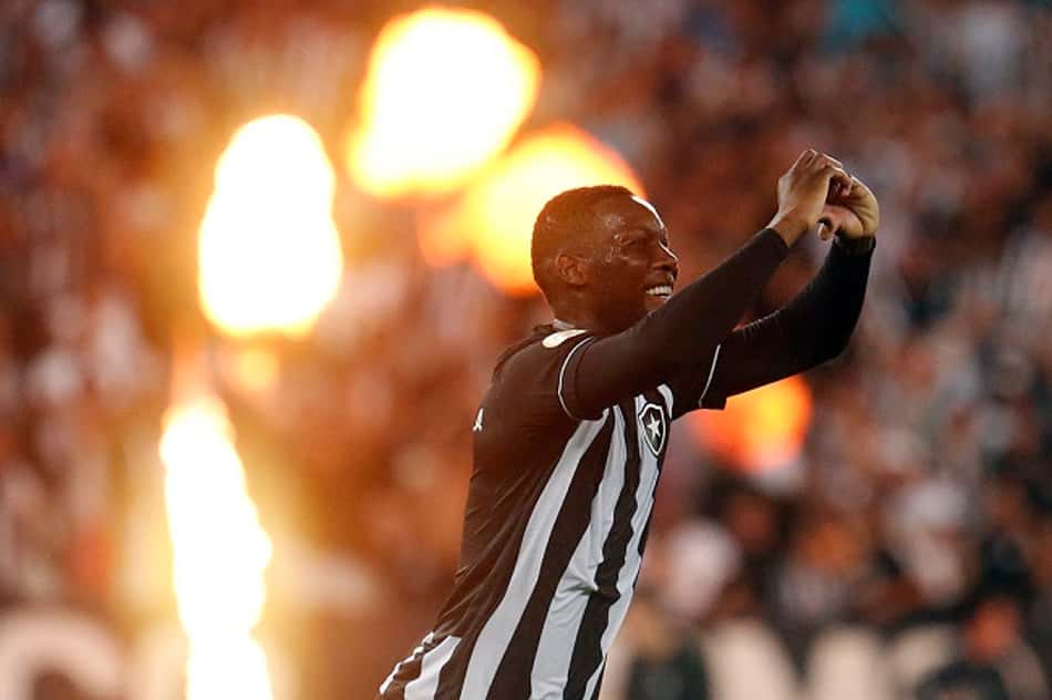 Luís Castro analisa situação de Patrick de Paula no Botafogo