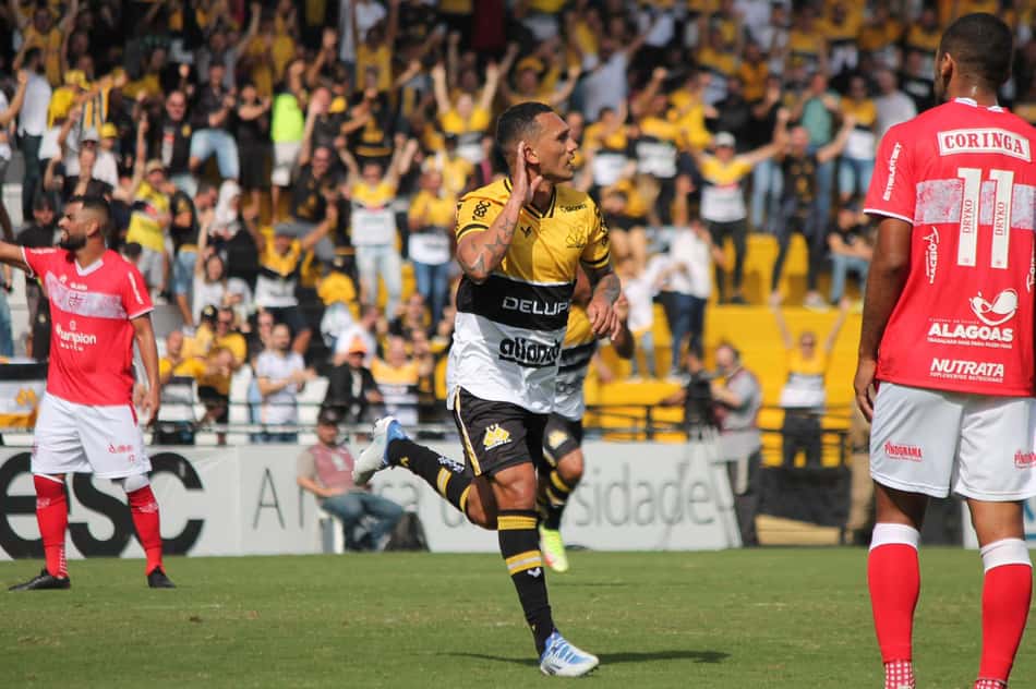 Em SC, Criciúma é soberano e goleia CRB pela Série B