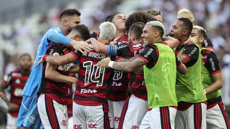 Flamengo divulga relacionados para jogo contra a Universidad Católica; David Luiz tem lesão e está fora