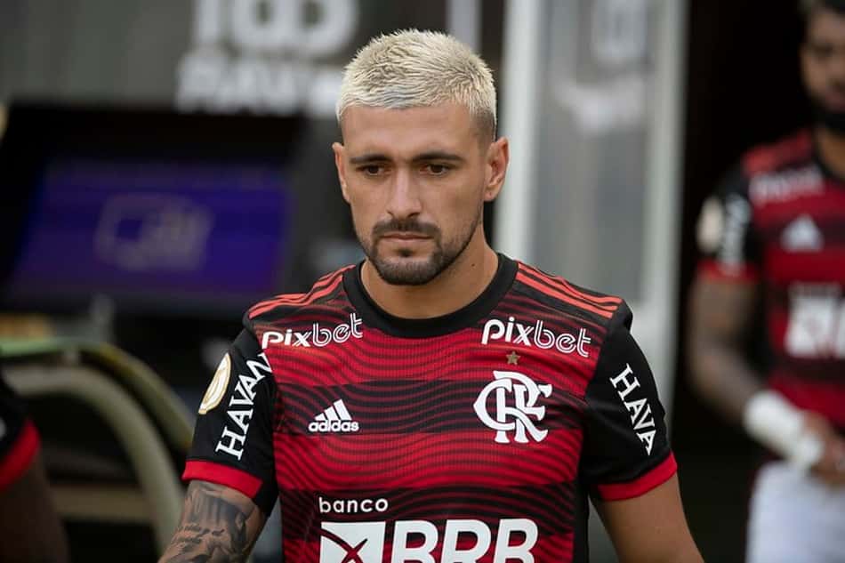 Com o Flamengo sob pressão, Arrascaeta publica mensagem direcionada à torcida