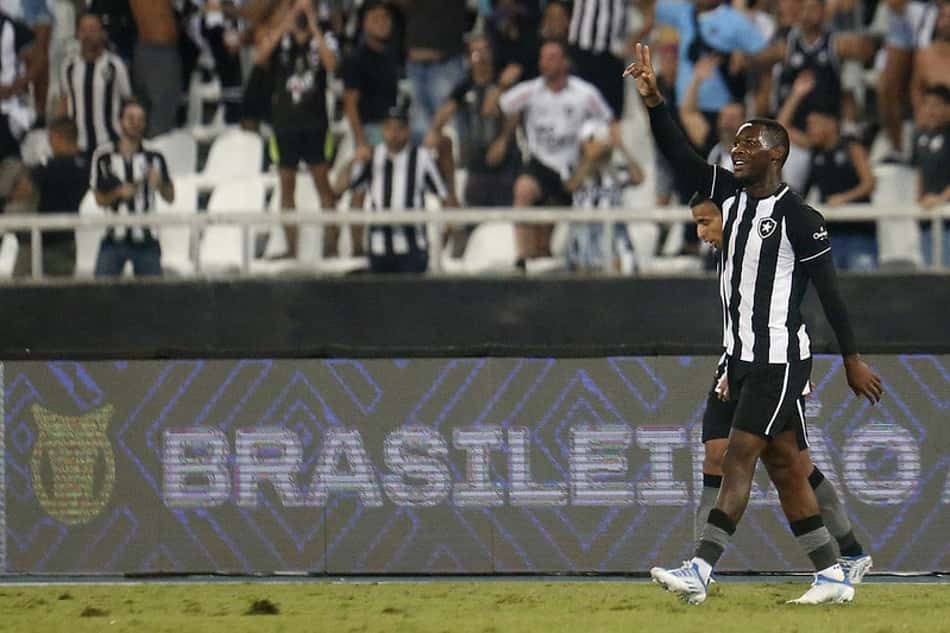 Autor de gol, Patrick de Paula revela orientação de Luís Castro e se declara ao Botafogo: 'Me sinto em casa'
