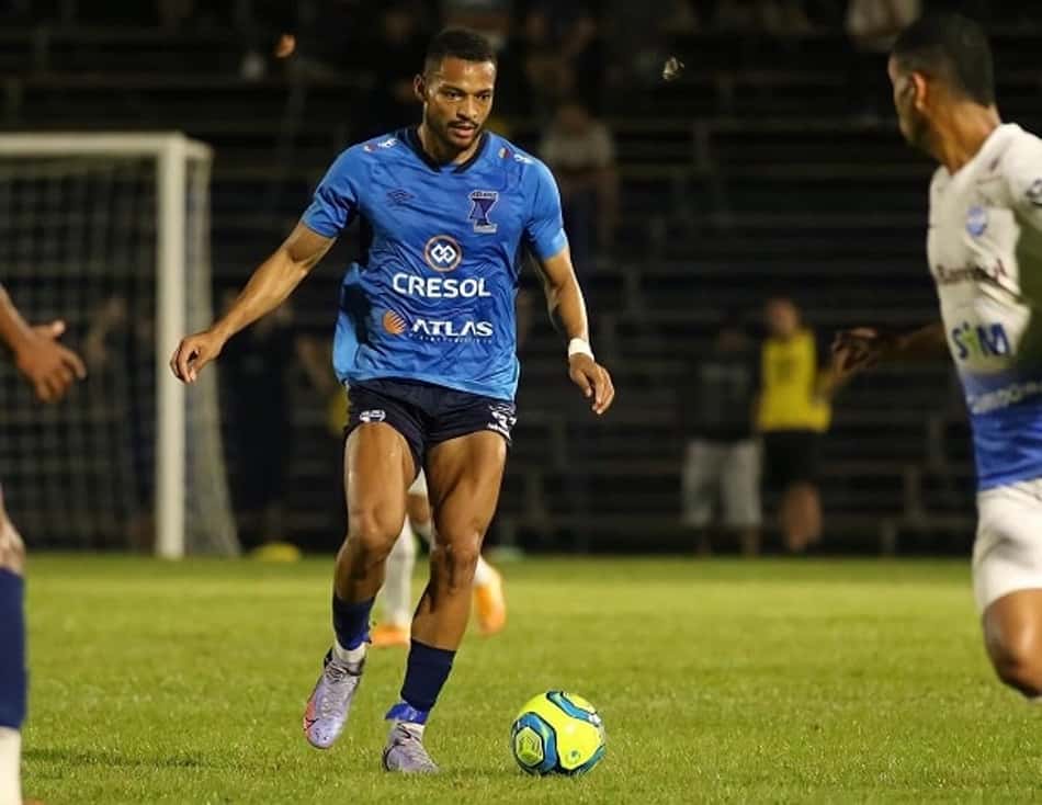 Atacante reforço do Azuriz se adapta e mira acesso para o Brasileirão da Série C