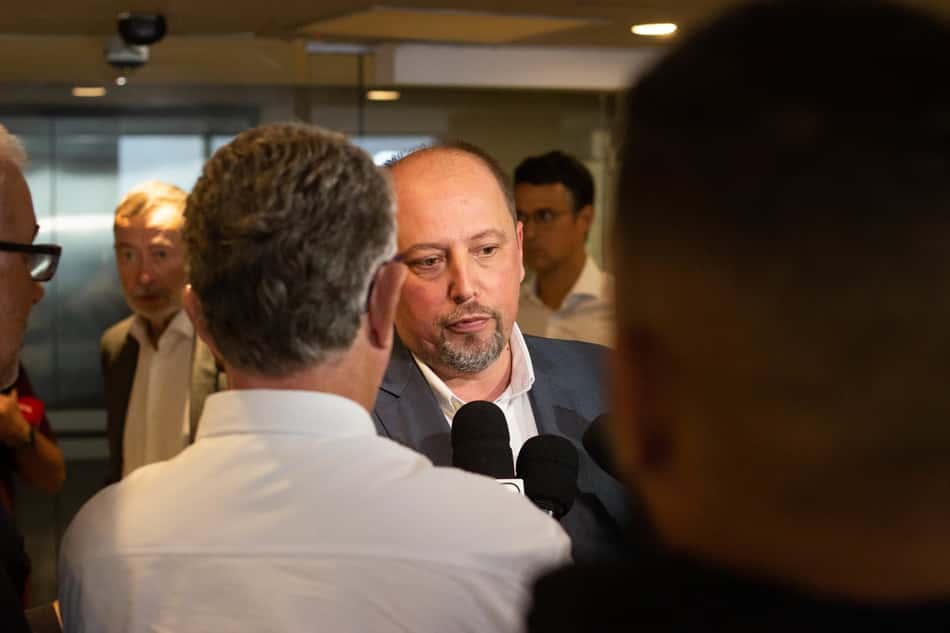 Presidente do Internacional diz que não há posição 'inegociável' em debate com a Libra e prega unidade