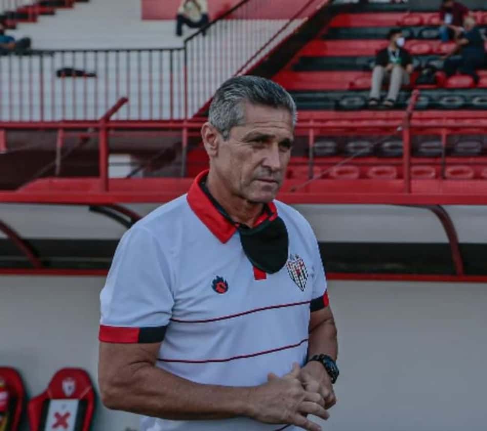 Atlético-GO anuncia contratação do técnico Jorginho