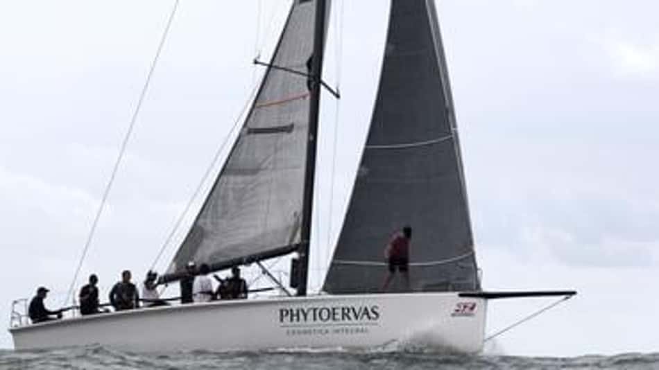 Barcos S40 aprovam treino de vela oceânica em Santos