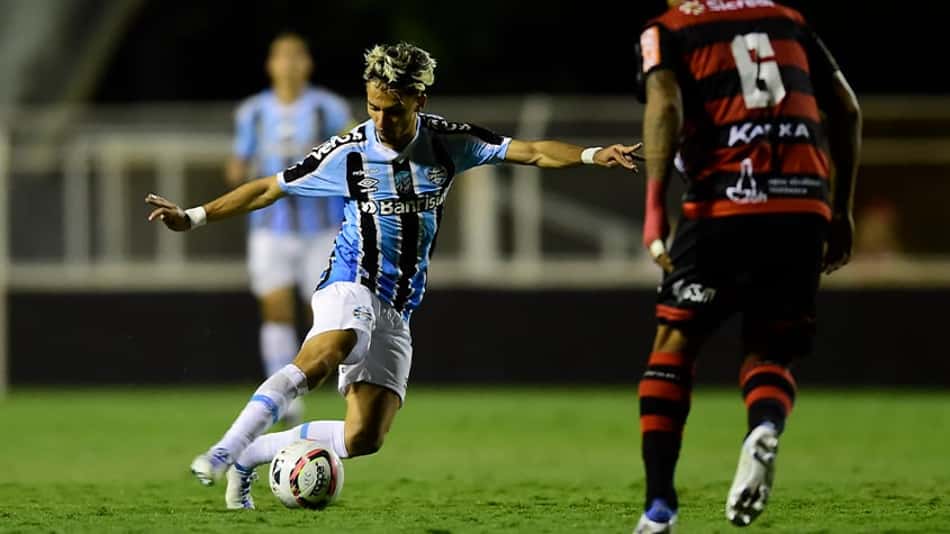 Elkesson lamenta empate do Grêmio fora de casa: 'Triste'