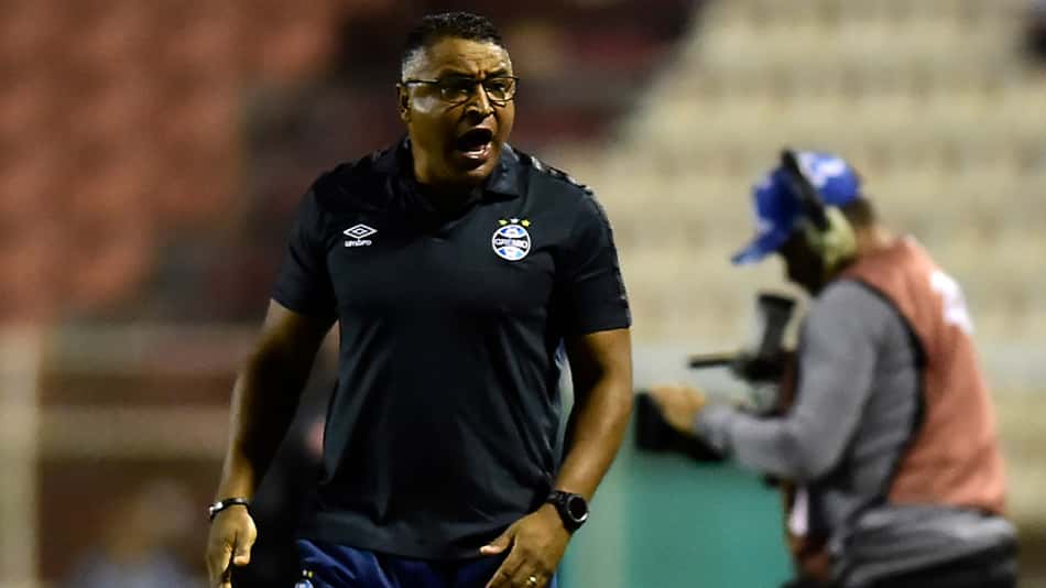 Roger Machado fica irritado com empate do Grêmio