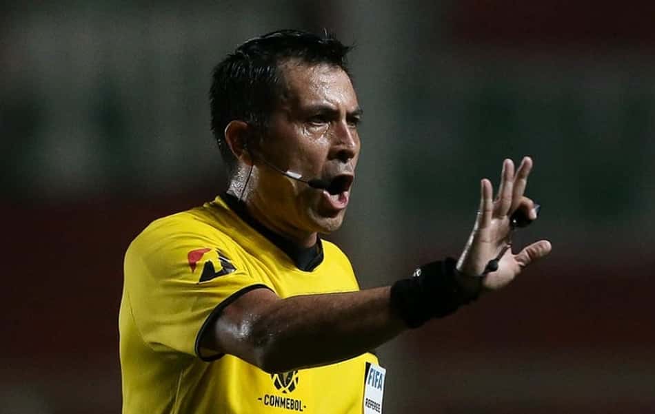 Conmebol substitui árbitro de Palmeiras x Emelec devido a caso de Covid-19