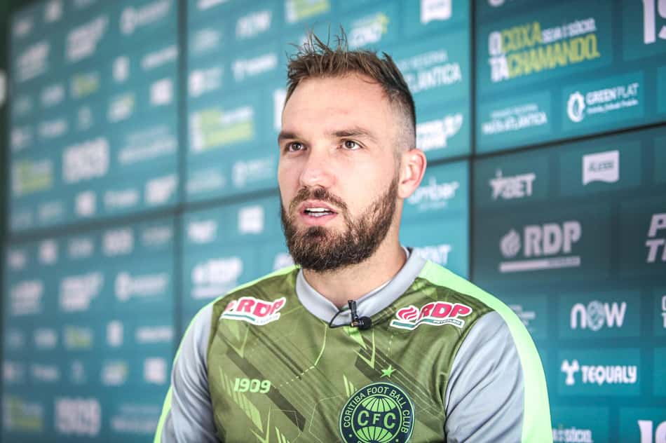 Willian Farias mira manutenção do Coritiba no G6 da Série A